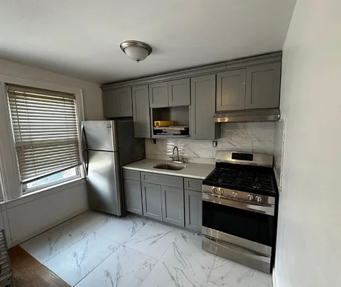 Room for rent in Jamaica