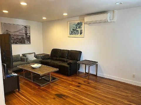 East Elmhurst room for rent