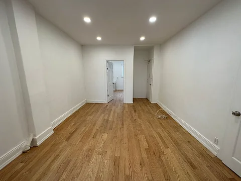 Room for rent in Hollis
