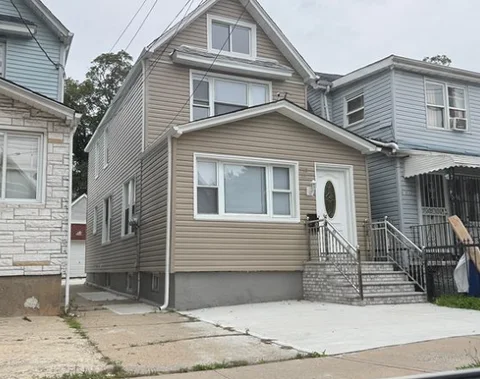 Room for rent in Queens Village