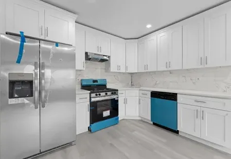 Semi Basement for rent in Sent Albans