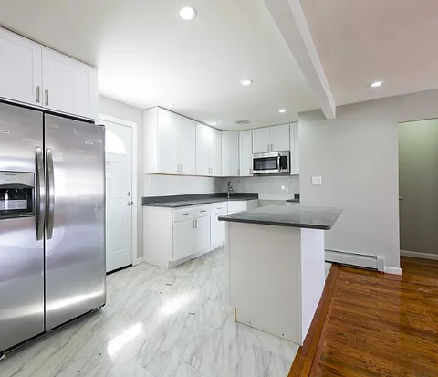 Semi Basement for rent in Queens