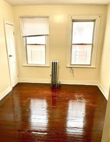 Semibasement for rent in Jamaica