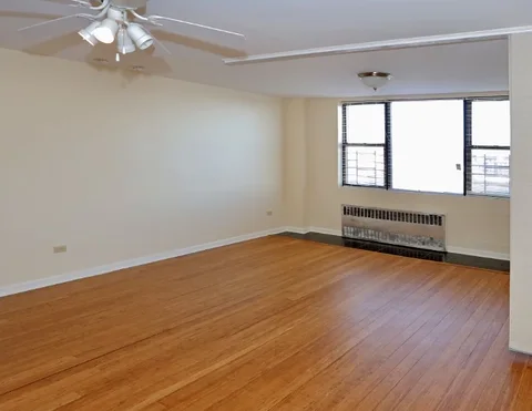 Room for rent Queens village