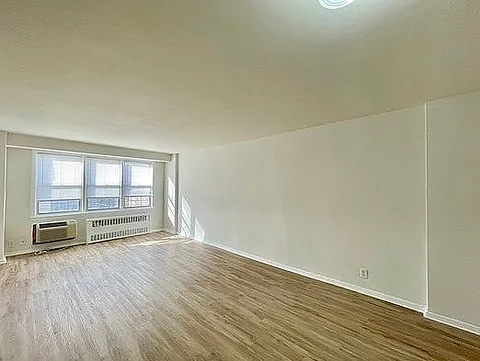 Room for rent in Woodside