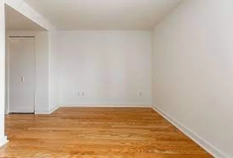Room for rent in Woodside, Queens