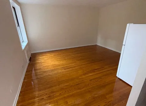 Room for rent in Elmhurst