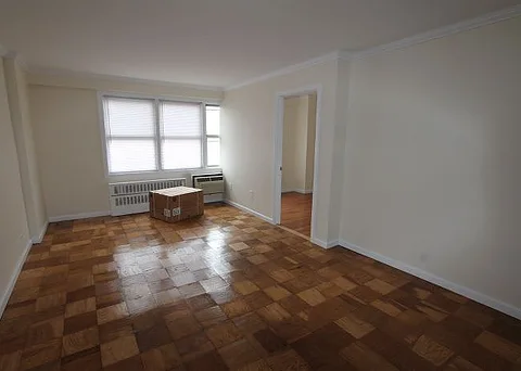 Room for rent in Flushing