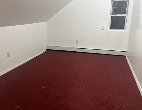 Semibasement for rent in Jamaica