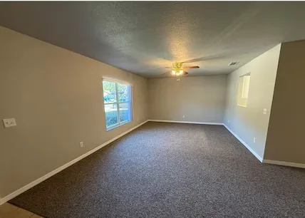 Semibasement for rent in Jamaica