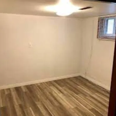 Semibasement for rent in Hollis