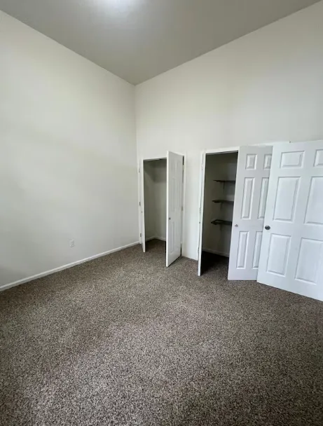 Semibasement for rent in Jackson Heights