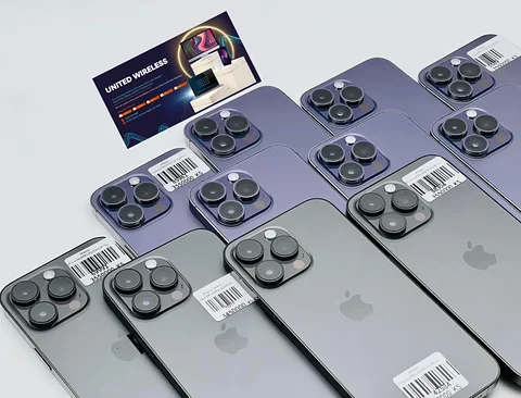 𝐢𝐏𝐡𝐨𝐧𝐞 𝟏𝟒 𝐏𝐫𝐨 𝐌𝐚𝐱
