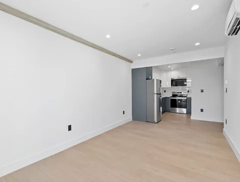 Room for rent in Jackson Heights