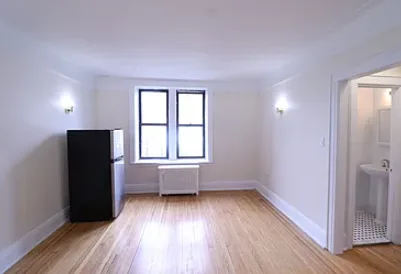 Basement for rent in Woodhaven