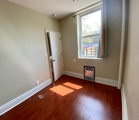 Apartment for rent in Astoria