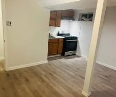 Room for rent in Sutphin Blvd