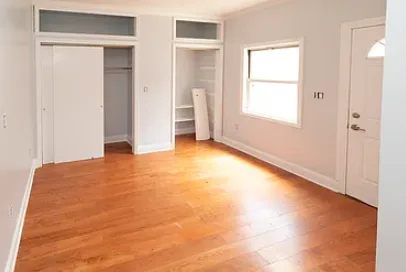 Room for rent in Elmhurst