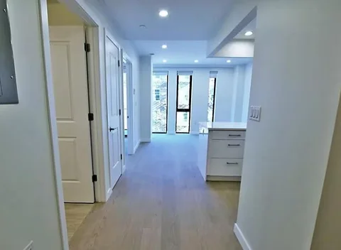 Roommate Needed in Sunnyside