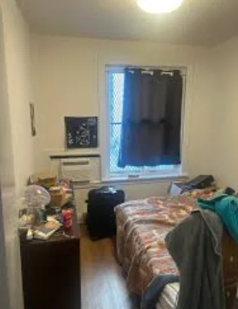 Roommate Needed in Astoria