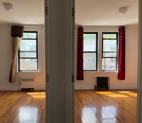 Roommates rent in Sunnyside