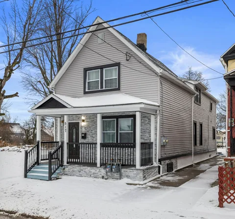 Single Family House For sale in Buffalo