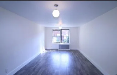 Room for rent in Elmhurst