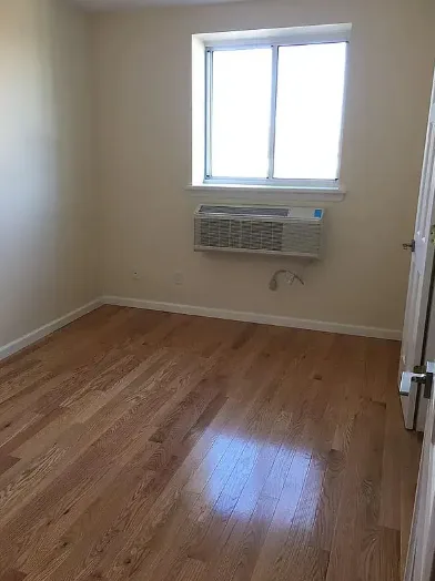 Roommate Needed  in Sunnyside