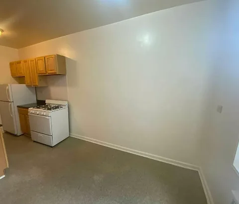 Roommates Needed in Jackson Heights