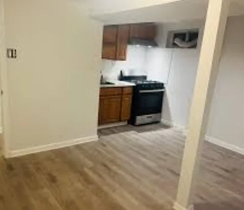 Semibasement  for rent in Jamaica