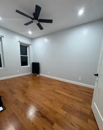 Room for rent in Jamaica