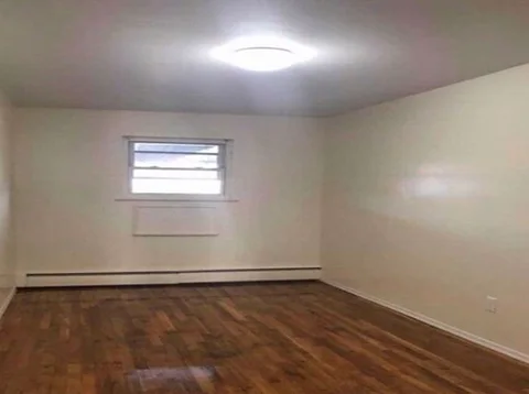 Room for rent in Ozone Park