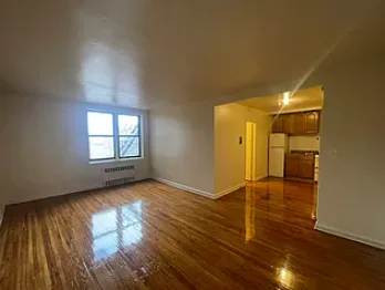 Room for rent in Jackson Heights