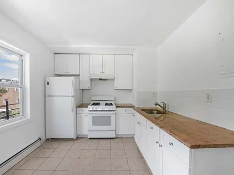 Semibasement for rent in Elmhurst