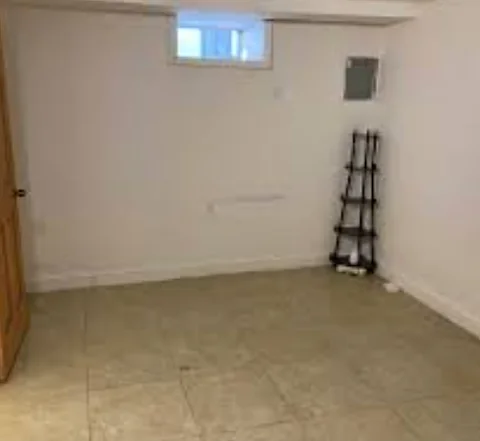 Room for rent in Jamaica