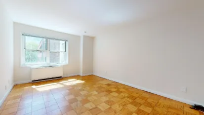 Room for rent in Astoria