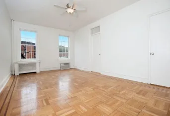 Room for rent in Jamaica