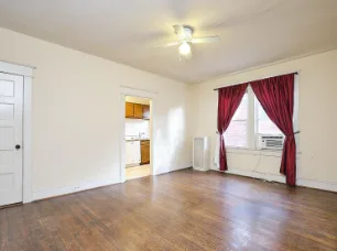 Room for rent in Woodside