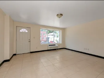 Room for rent in Jamaica
