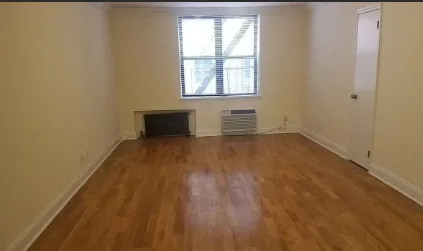Roommate Needed in Elmhurst