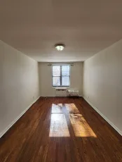 Room for rent in Jamaica