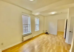 Semi basement for rent in Jamaica