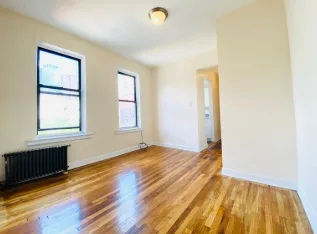 Room for rent in Jackson Heights
