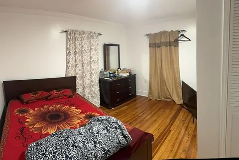 Rent available located in Franklin Square