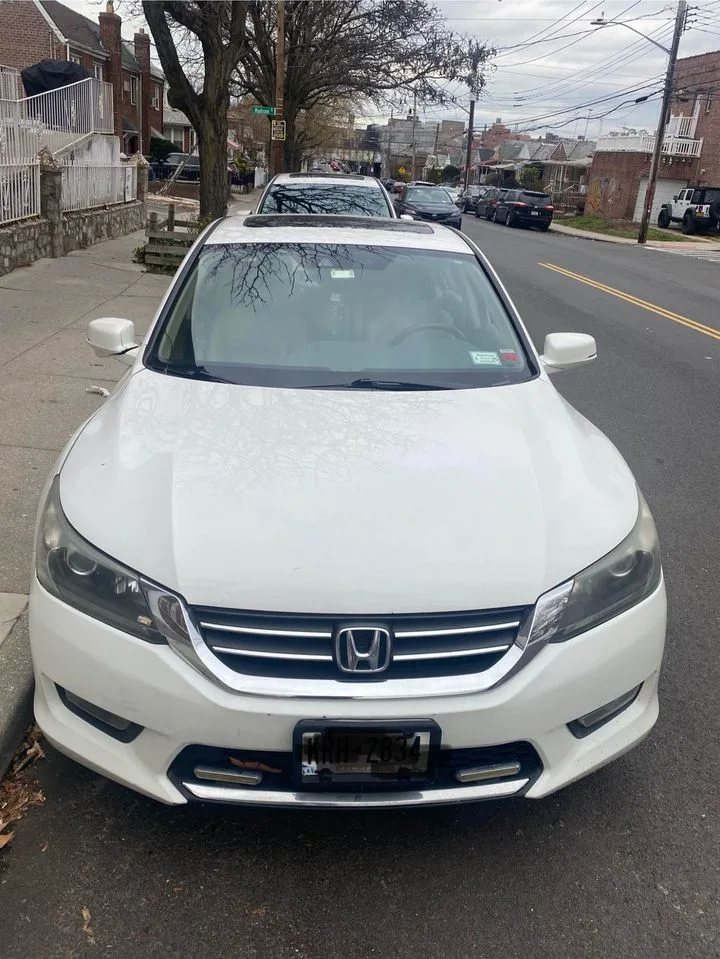 I’m selling my car! Good condition! Engine excellent! I just bought a SUV!