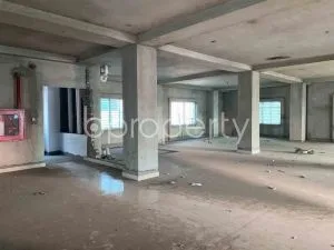 A commercial office is available for rent in shegunbagicha nearby begum rahima adarsha balika uchcha bidyalaya