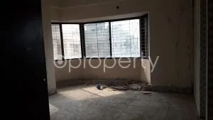 Look at this 4000 square ft large commercial office for rent at baridhara dohs.