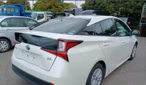 Toyota prius new shape s sefty s. 2019