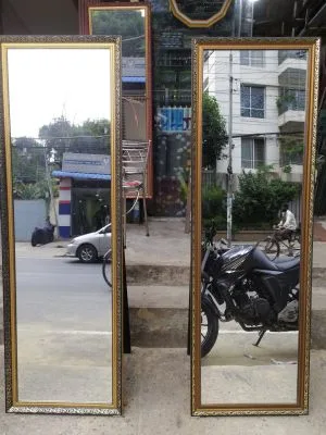 স্ট্যান্ডিং ফ্রেম মিরর।