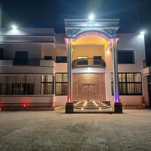 ফার্নিচারসহ ফ্ল্যাট ভাড়া যাবে।